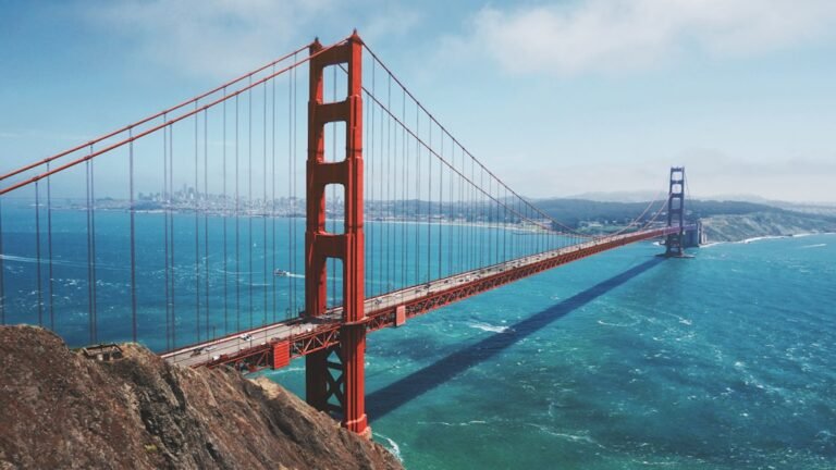 Coastal Gems of California: Scenic Towns, Beaches & Drives Along the Central Coast
