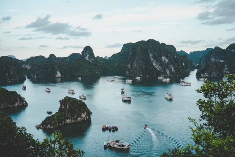 Vietnam Unveiled: Historic Cities, Breathtaking Landscapes and Food to Remember