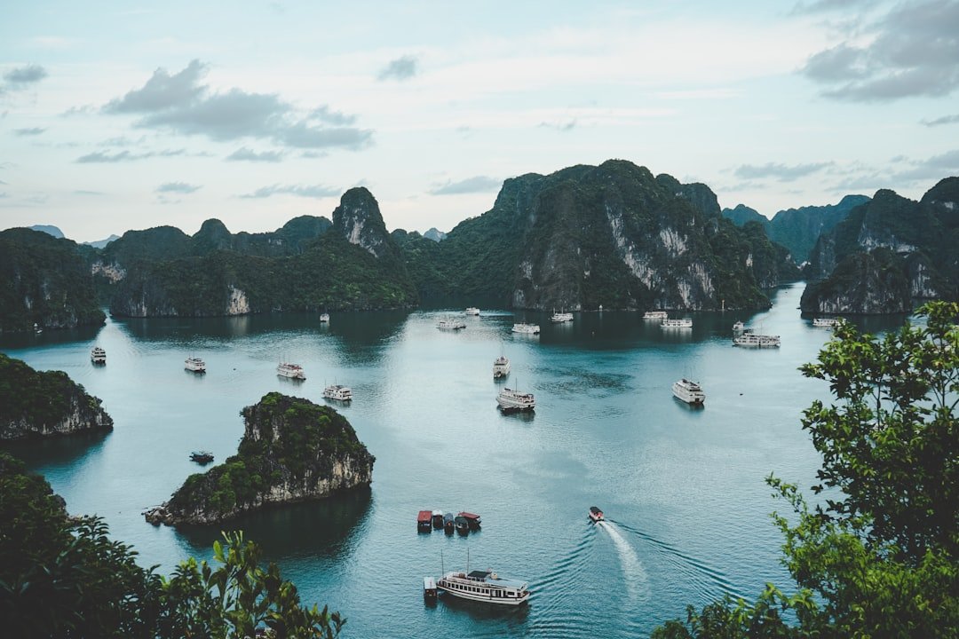 Vietnam Unveiled: Historic Cities, Breathtaking Landscapes and Food to Remember