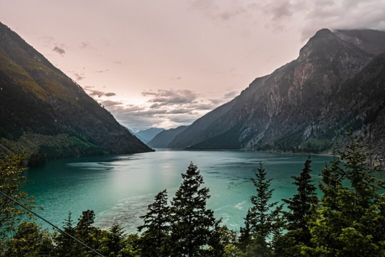 Explore British Columbia: Mountains, Coastlines, and Scenic Routes